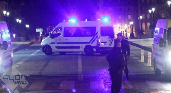 Késsel és kalapáccsal támadt egy iszlamista Párizsban, egy ember meghalt