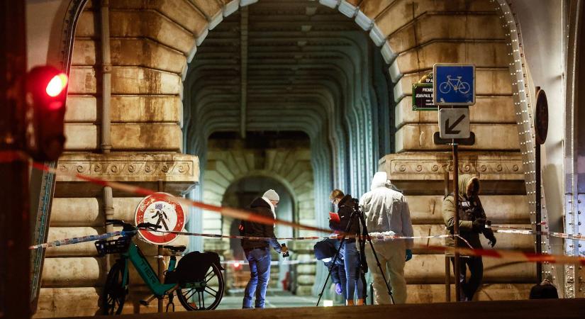 Terrortámadás történt Párizsban, egy embert halálra késelt, két másikra pedig kalapáccsal támadt egy iszlamista ámokfutó