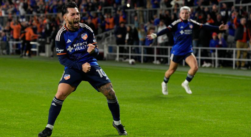 VIDEÓ: nem mindennapi szabadrúgásgólt szerzett az MLS MVP-je