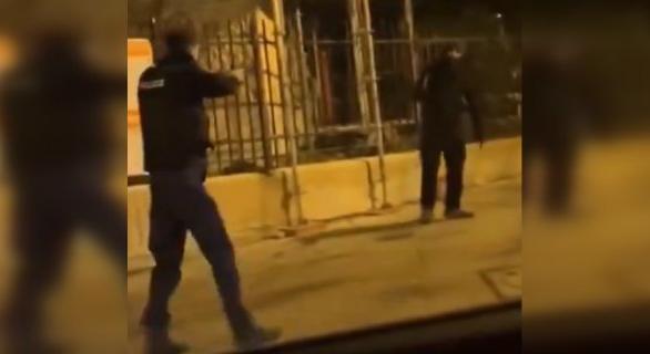Videón, ahogy a rendőrök elfogják a párizsi késelőt