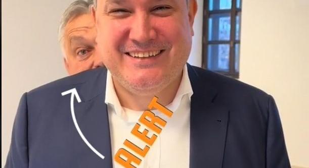 A telefonkönyveikkel villogtak a kormánytagok