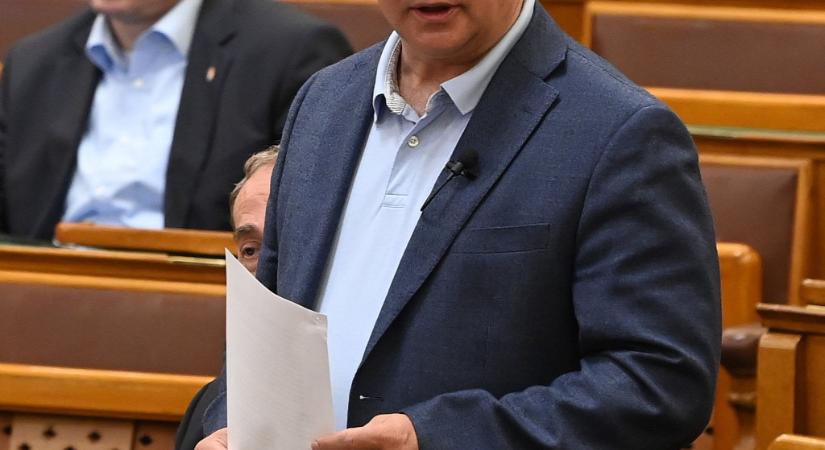 Kósa Lajos: Arra kérünk mindenkit, hogy töltse ki a nemzeti konzultációt!
