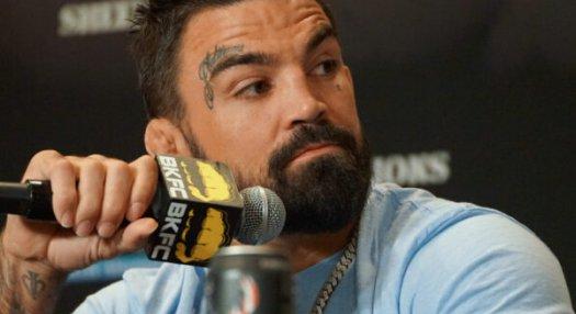 Már nem látott a bal szemével, Mike Perry brutális verést adott Eddie Alvareznek