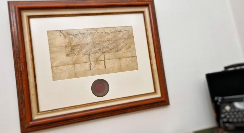 Túl keménynek találhatták Mátyás király oklevelét fenéktörléshez a szovjet katonák