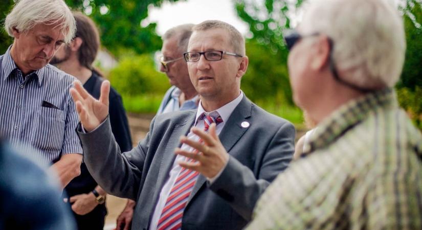 Elnökhelyettes lett a professzor