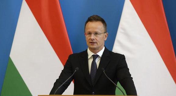 Szijjártó Péter bejelentése milliókat érhet a cégeknek