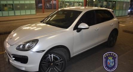 Egy igen komoly Porschét fogtak el a magyar határon