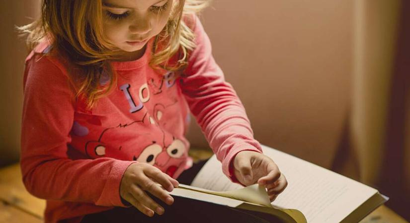 Motivációt, kitartást, biztonságot adhatnak a visszatérő karakterek – de hogyan neveljünk olvasó gyereket?