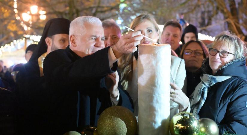 Elkezdődött az advent időszaka (fotók)