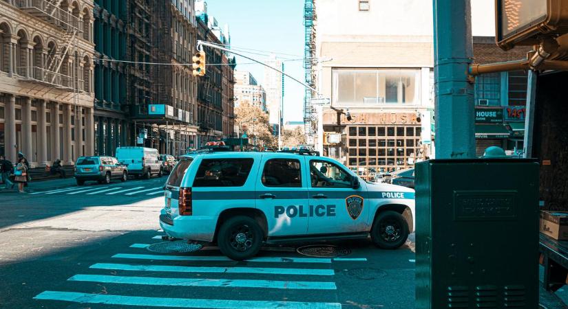 Négy halott, közülük két gyerek! Mi történik a világgal? Párizs után New York-ban is késsel támadt ártatlanokra egy ámokfutó őrült