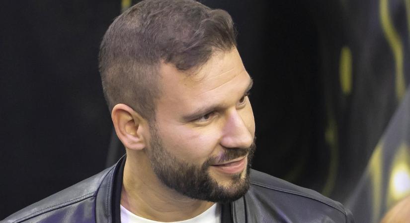 Rácz Jenő óriásit alakított a Sztárboxban, tombolt a közönség