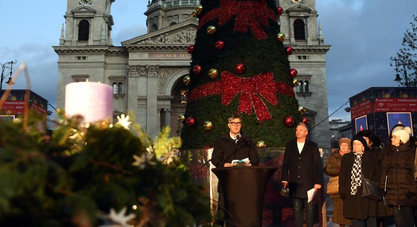 Megnyitott az Advent Bazilika vásár