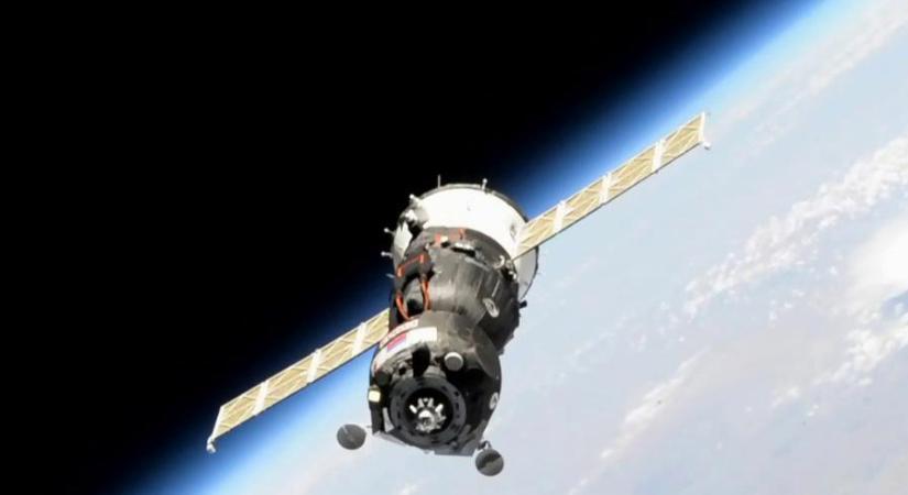 Így néz ki az ISS fedélzetéről, ahogy elég egy űrhajó a Föld légkörben