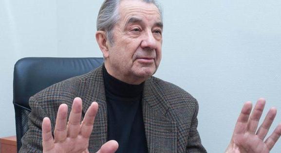 Ágh Attila: a miniszterelnök Ukrajnát hibáztatja Magyarország helyzetéért