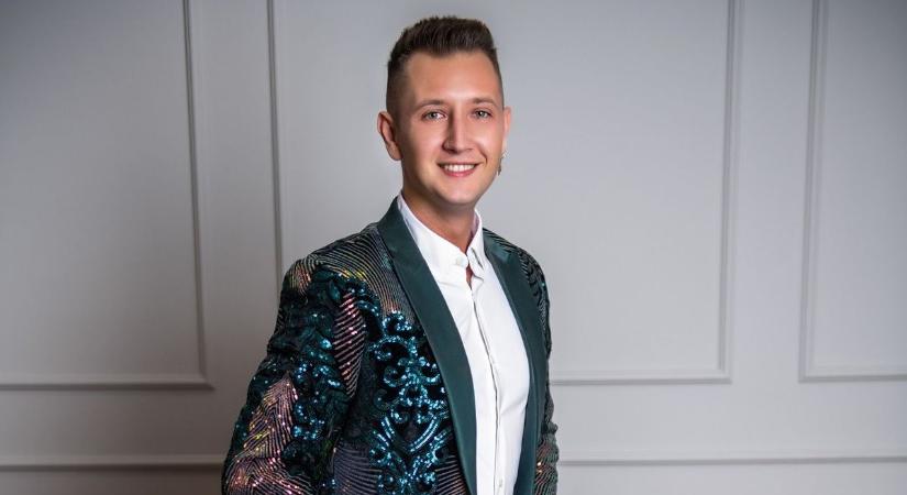 "Nem vagyok zavarban, ha lekerül egy-két ruha rólam” - Ismét szingli a magyar énekes