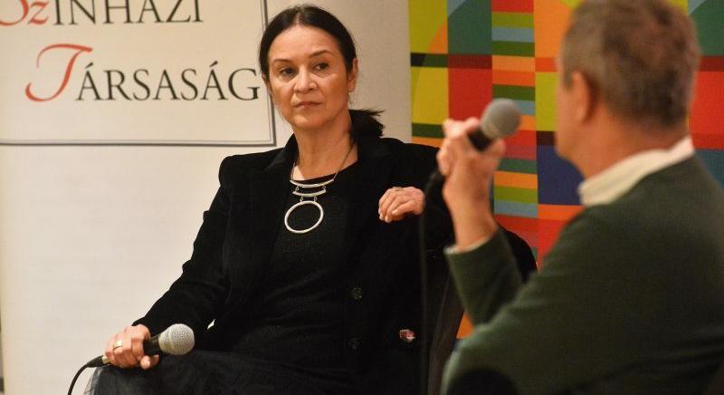„Mégis ki áll ki a Katona József Színházért?” – Bodor Johanna sorai