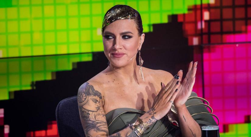 Élő adásban folytatott kínos beszélgetést Tóth Andi és Tóth Gabi, Árpa Attila odaszólt Istenes Bencének