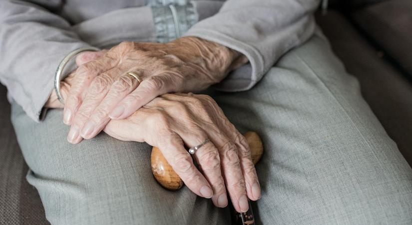 Hivatalos: ennyivel emelkedik a nyugdíj januártól