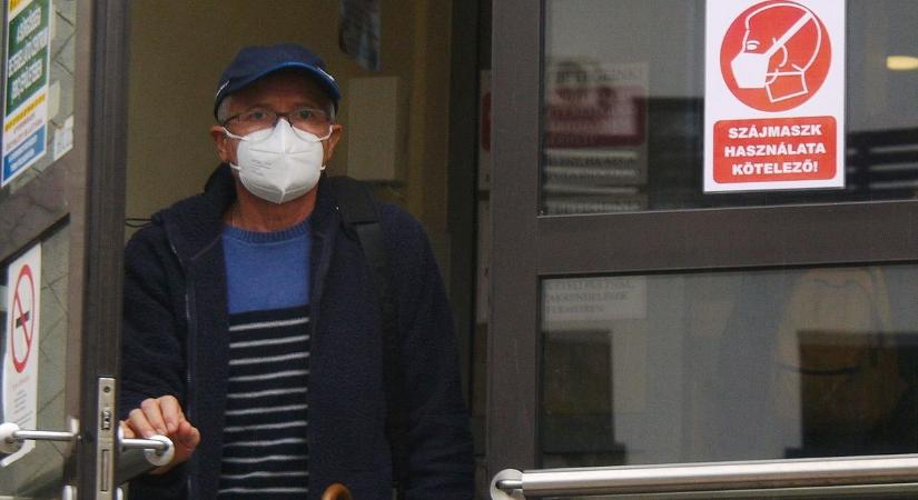 Kötelező maszkviselés az orosházi kórházban és a szakrendelőben
