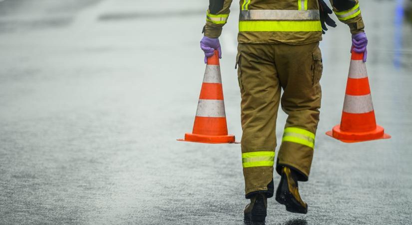 Félpályán halad a forgalom a 4-esen, Törökszentmiklósnál