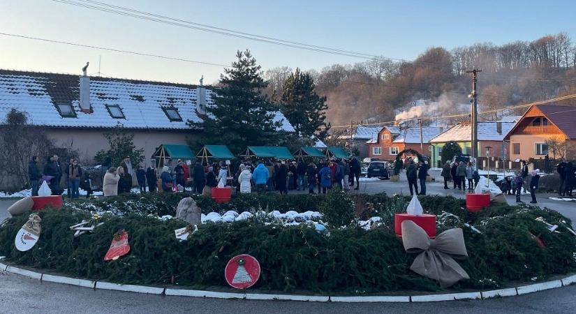 Adventi koncert Pelsőcardóban