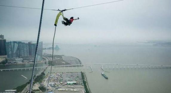 Bungee jumping közben halt meg egy turista Makaóban