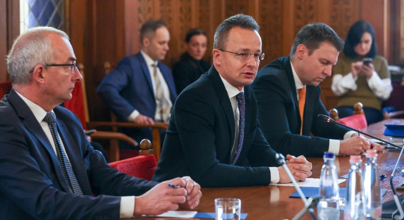 Szijjártó a tervezett Orbán-Porosenko találkozóról: Nem akarunk gátjai lenni ilyen találkozóknak