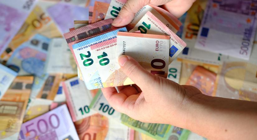 Katar-gate - több száz kiszivárgott dokumentum tárja fel az uniós korrupciós botrány mértékét  videó