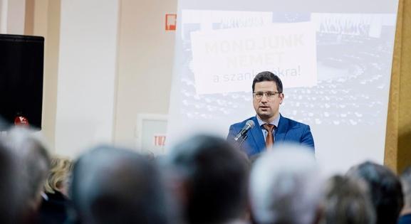 Gulyás Gergely elmagyarázta, hogy mi jelent a legvidámabb barakk kifejezés