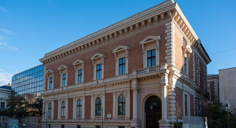 Pikó: A kormány egy pénteken kiadott rendelettel takarít el minden akadályt a Rádió bontása elől