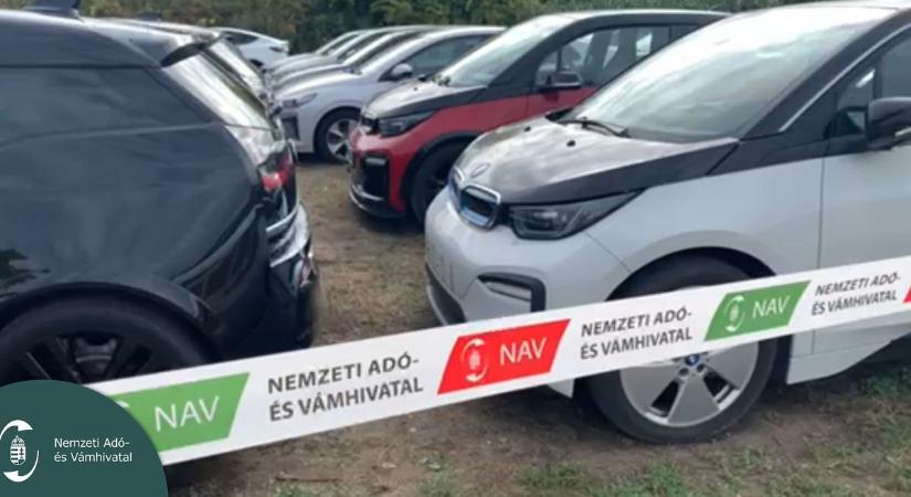 Elektromos autó csempészeket kapcsolt le a NAV