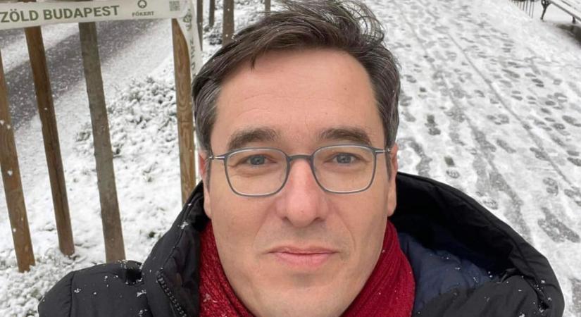 Karácsony a botrány kapcsán lapít, de közben vígan posztolgat
