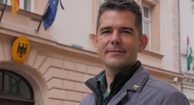 Írni-olvasni tudáshoz kötné a szavazati jogot a Mi Hazánk