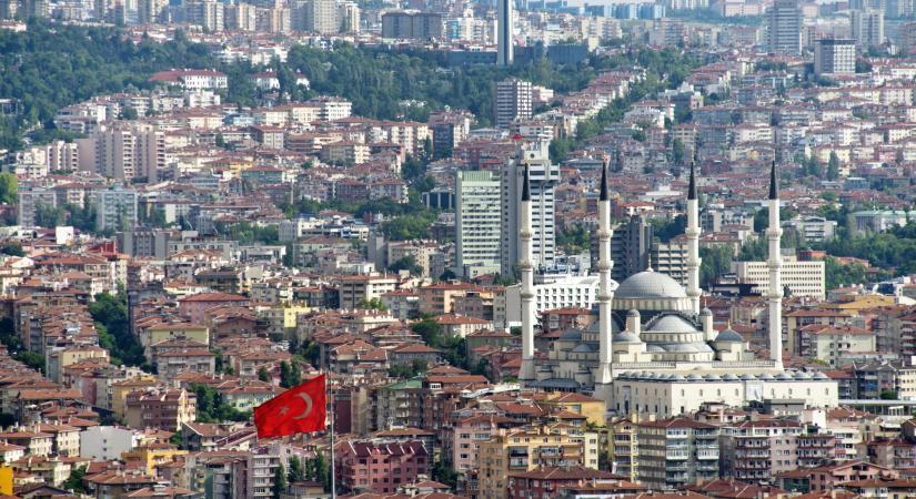 Egyelőre nem tud megszabadulni a magas inflációtól Törökország, mégis leállnak a kamatemelésekkel