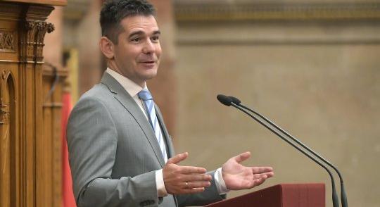 Újabb választási ötletei vannak a Mi Hazánknak, most kizárnák az analfabétákat