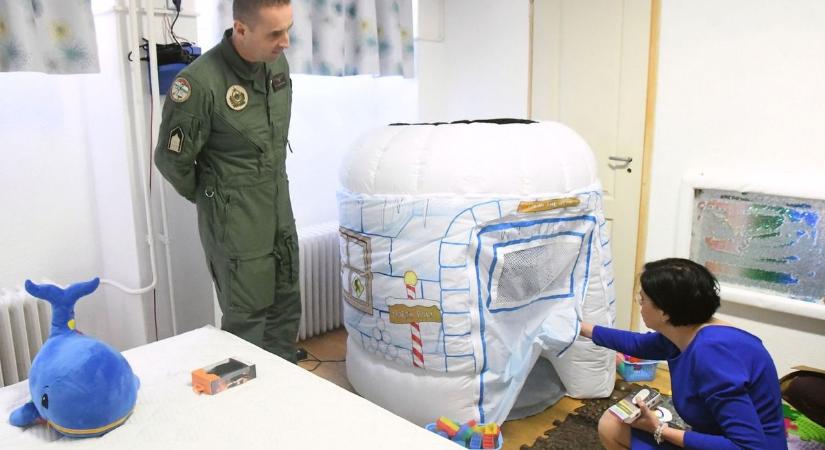 Terápiás szobát adtak át a szolnoki Autizmus centrumban