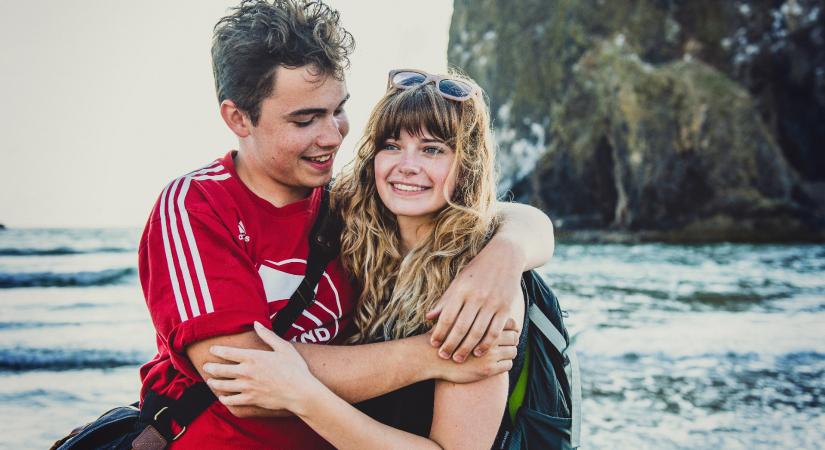 A kamaszoknak ezt is meg kellene tanítani: a párkapcsolati bántalmazás figyelmeztető jelei