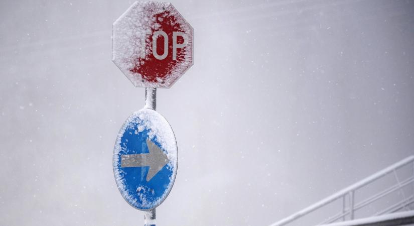 Kiadták a riasztást, havazás, ónos eső csap le az országra: itt a friss térkép, hol mennyi hó várható
