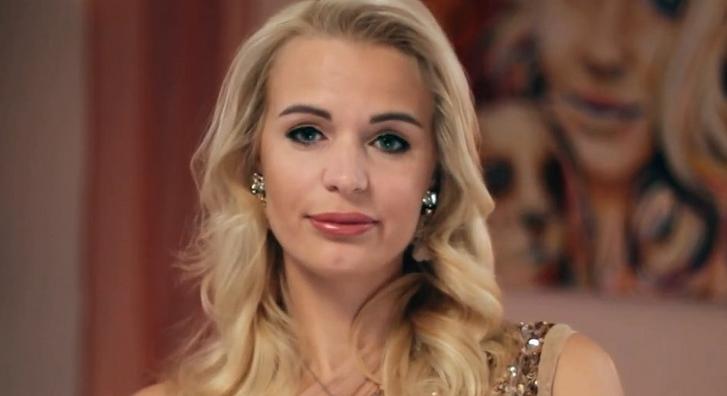 Kalmár Paulina vakarószalont nyitott, ahol a hosszú körmeivel kényezteti vendégeit