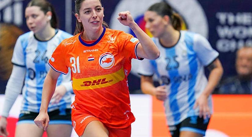 Női kézilabda-vb: Francia, holland és német csoportelsőség