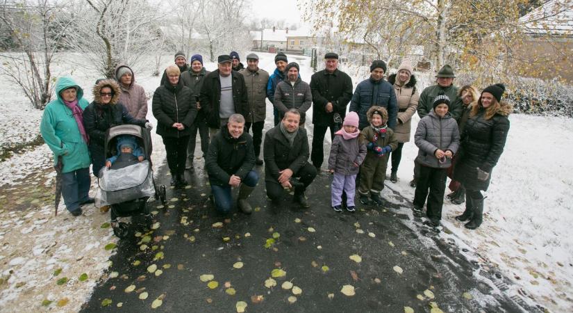 Fejlődik a falu: utca újult meg Ostffyasszonyfán
