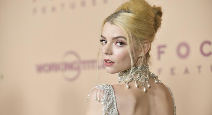 Csúnyán kifogott egy androidos telefon Anya Taylor-Joyon