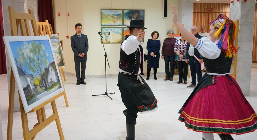 Petőfi Sándort, a Himnuszt és tájértékeinket is vászonra vitték- megnyílt az év utolsó kiállítása Tapolcán