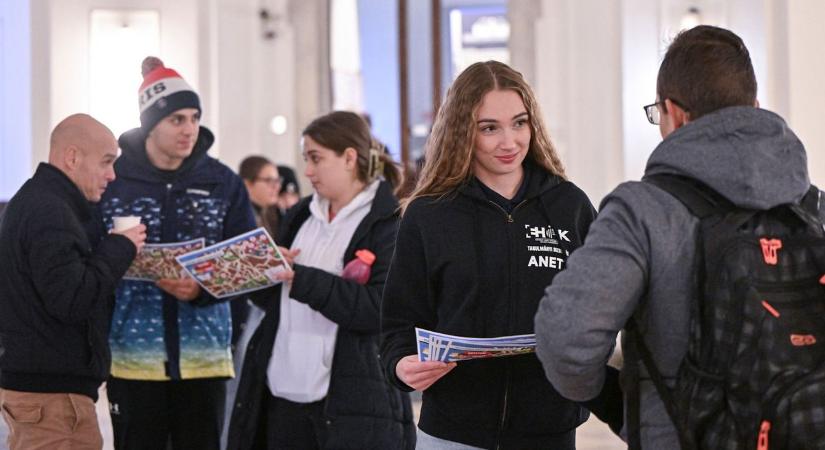 Nyílt napon ismerkedhettek meg a leendő eszterházysok az egri egyetemmel  fotók