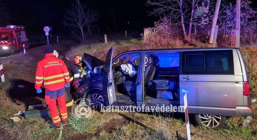 Helyszíni fotók: két autó ütközött egymásba Nagyigmándnál