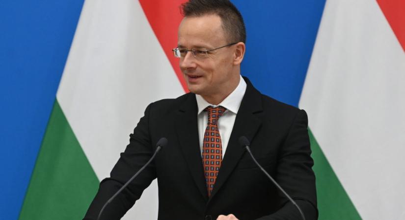 Szijjártó Péter: Miközben a világgazdaság szenved, a magyar rekordokat dönthet