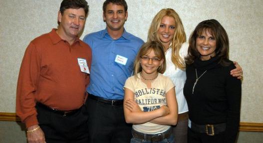 Amputálták Britney Spears apjának a lábát