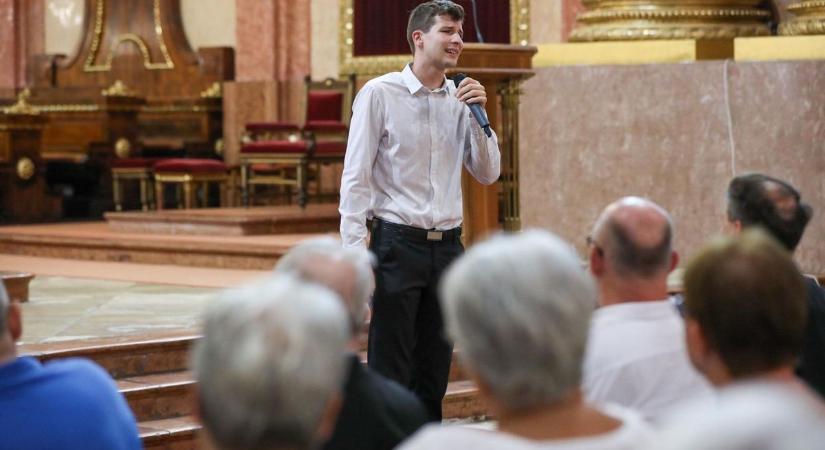 Szívesen megy, ahova hívják - László Attila adventi koncertet ad szombaton a szombathelyi székesegyházban