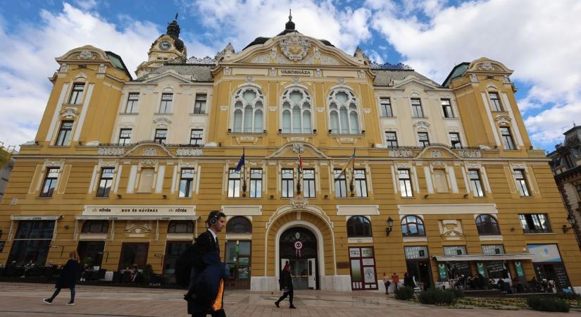 Bezárják a pécsi könyvtárat, az épület így eladható!