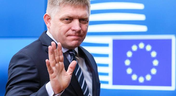 Nem gondolta meg magát Fico: nem jön több fegyver Szlovákiából
